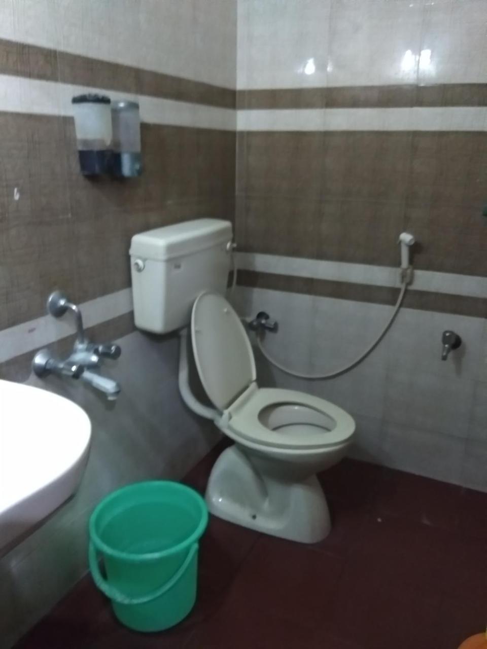 טירופאטי Sai Tirumala Residency מראה חיצוני תמונה