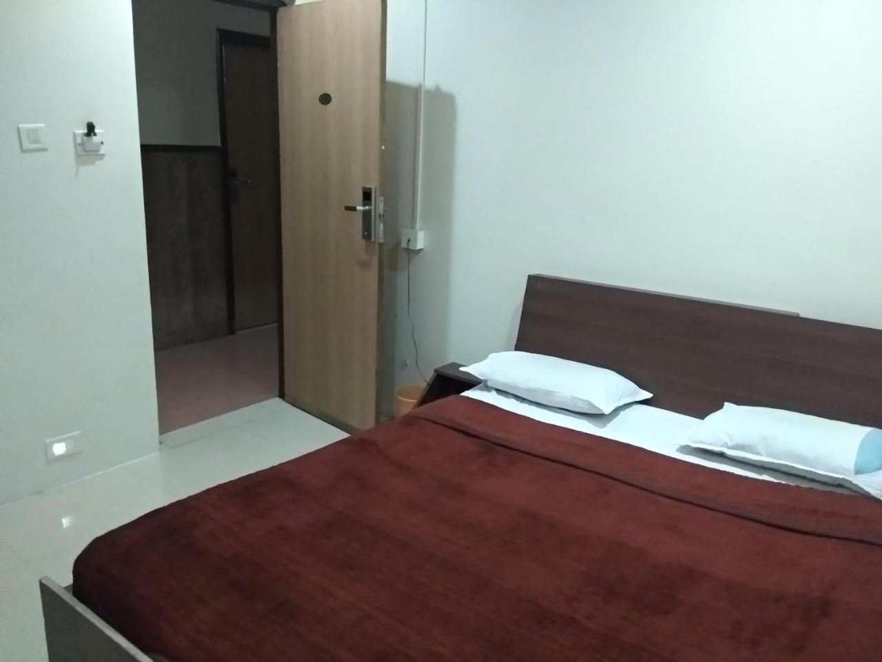 טירופאטי Sai Tirumala Residency מראה חיצוני תמונה